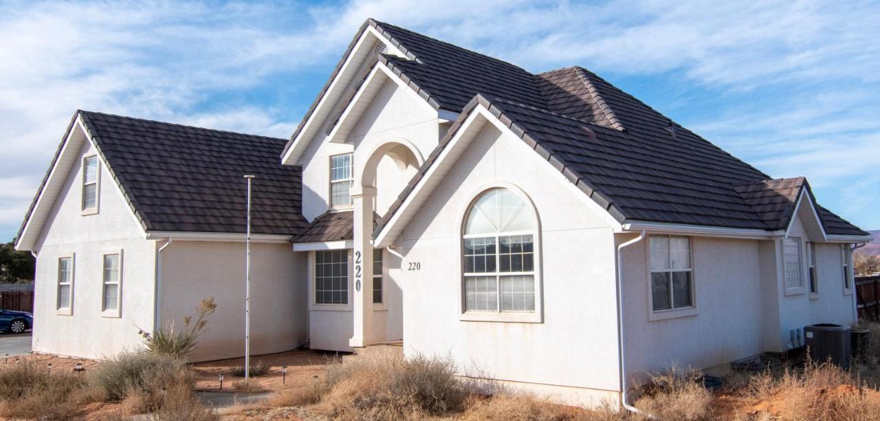 Wahweap Ranch - 8-Bedroom Lake Powell Vacation House Page Exterior photo
