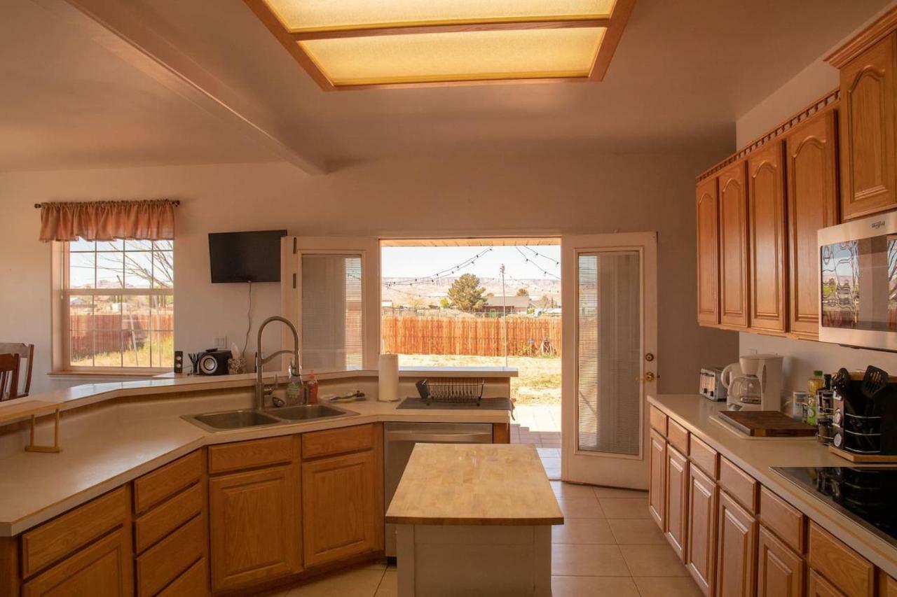 Wahweap Ranch - 8-Bedroom Lake Powell Vacation House Page Exterior photo