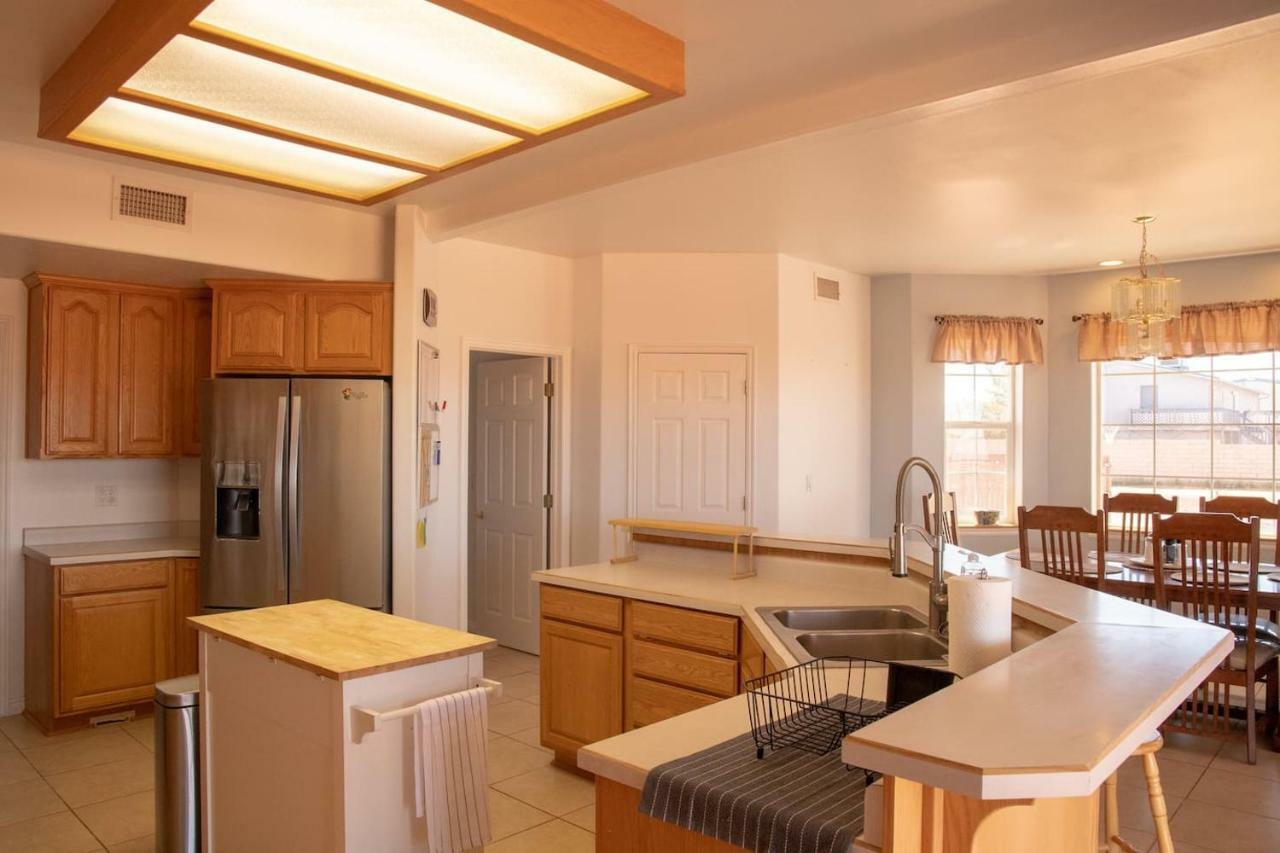 Wahweap Ranch - 8-Bedroom Lake Powell Vacation House Page Exterior photo